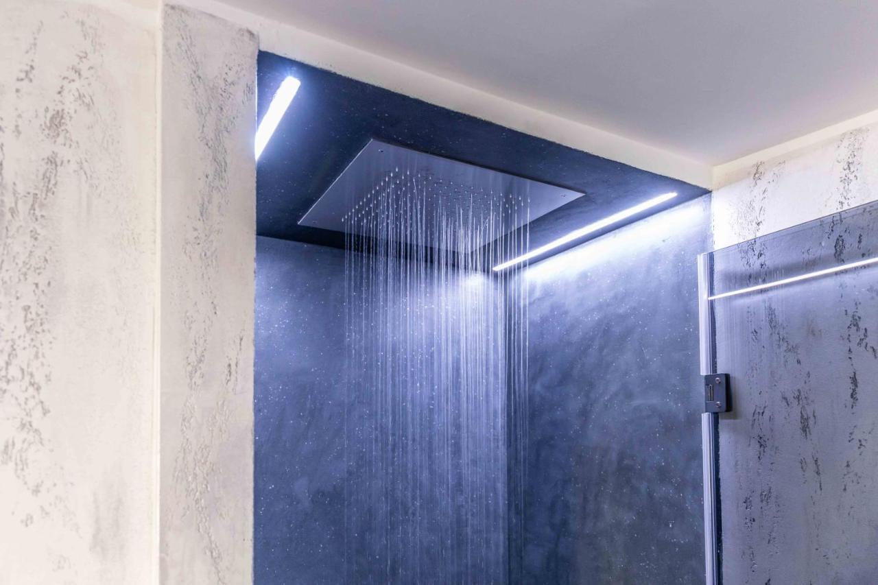 Quadrilatero Della Moda- Luxury Loft In The Heart Of The Fashion District Milan Bagian luar foto