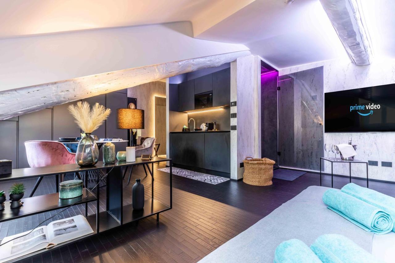 Quadrilatero Della Moda- Luxury Loft In The Heart Of The Fashion District Milan Bagian luar foto