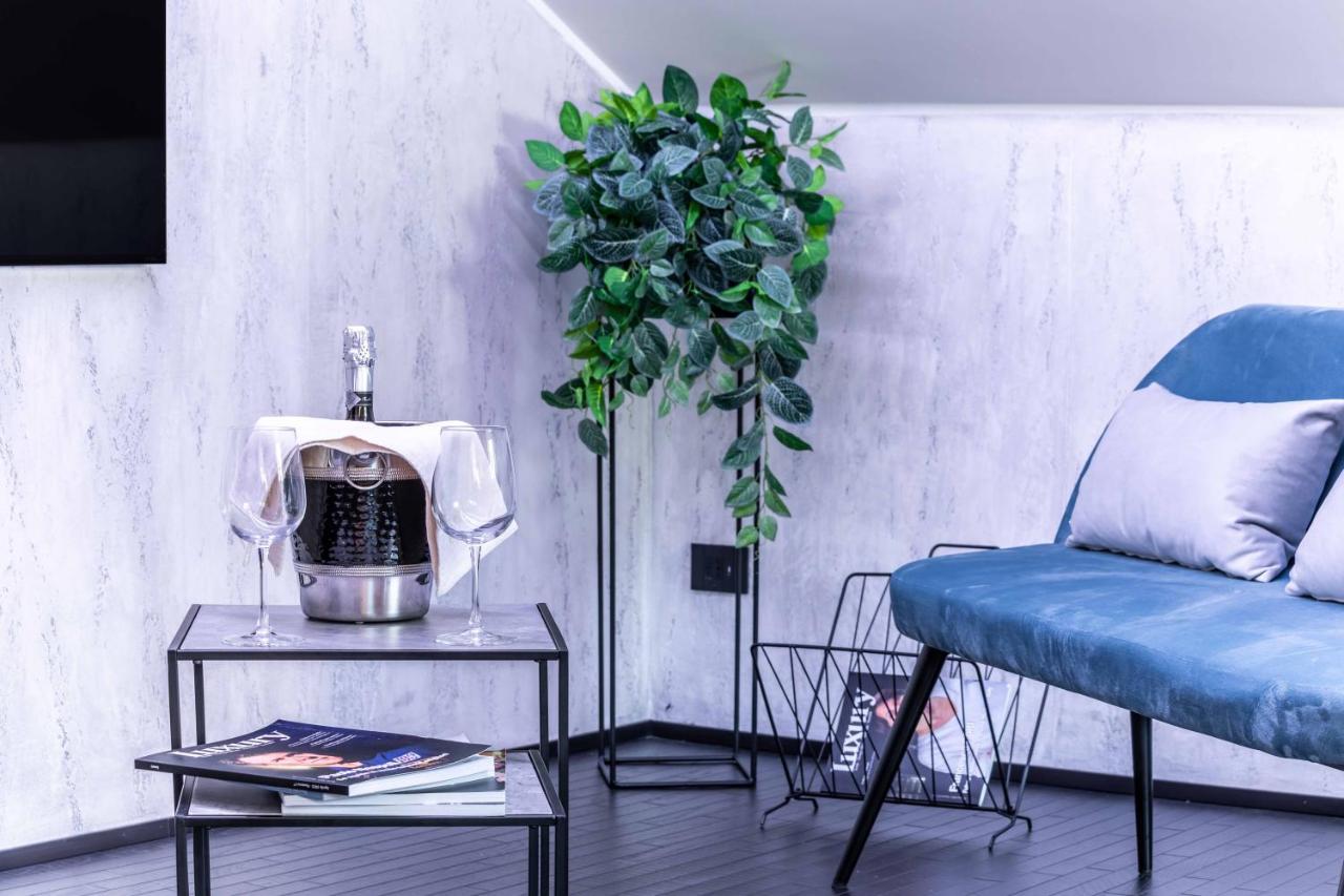 Quadrilatero Della Moda- Luxury Loft In The Heart Of The Fashion District Milan Bagian luar foto